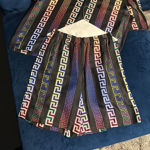 Versace silk shorts and silk shirt WORN ONCE - Picture 2 of 9
